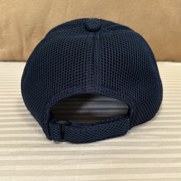 BMW LIFESTYLE Embroidered Adjustable Hat, BMW  Writing Pen & Soft Leather Bifold - Picture 4 of 12